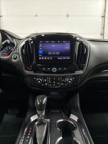 Photo of 2021 Silver Ice Metallic Chevrolet Traverse
