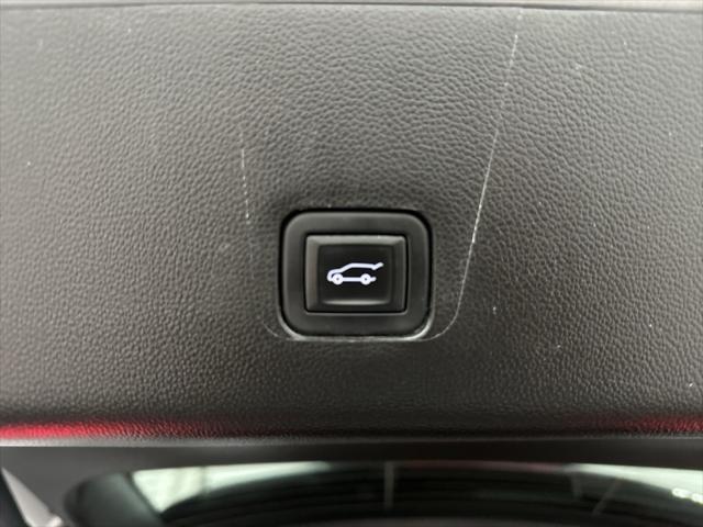 Photo of 2021 Silver Ice Metallic Chevrolet Traverse