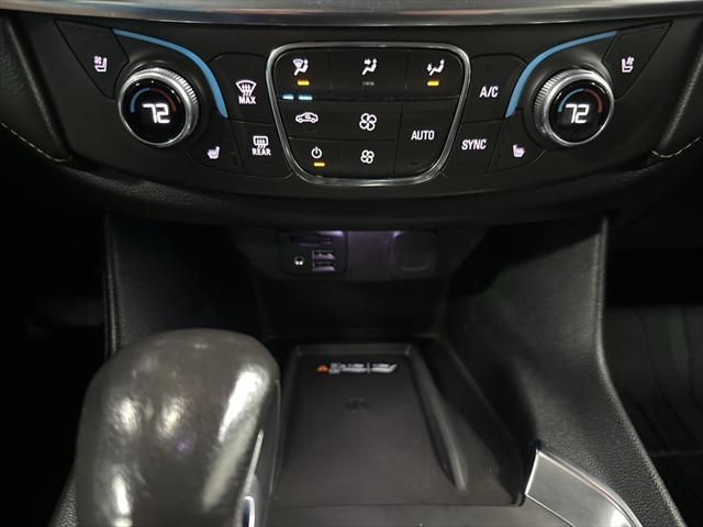 Photo of 2021 Silver Ice Metallic Chevrolet Traverse