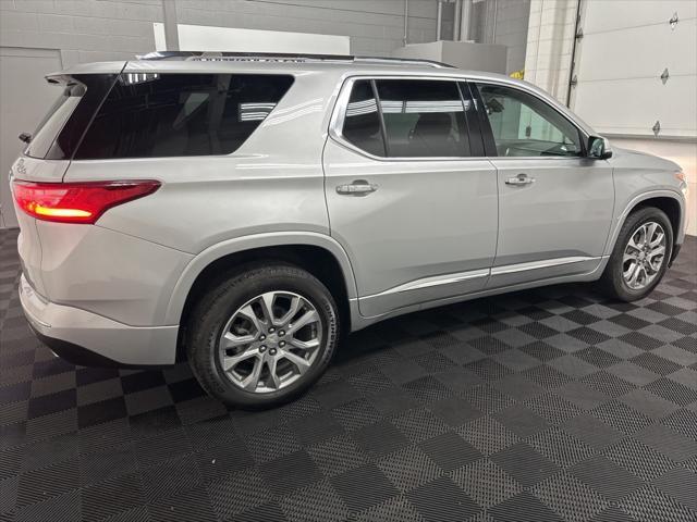 Photo of 2021 Silver Ice Metallic Chevrolet Traverse