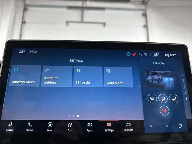 Photo of 2023 Chroma Caviar Dark Gray Metallic Clearcoat Lincoln Navigator