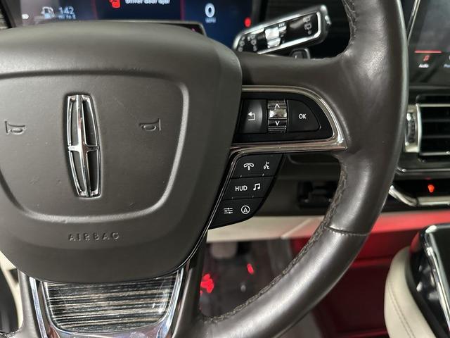 Photo of 2023 Chroma Caviar Dark Gray Metallic Clearcoat Lincoln Navigator