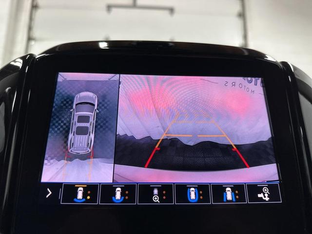 Photo of 2021 Silver Ice Metallic Chevrolet Traverse