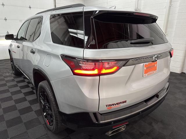 Photo of 2021 Silver Ice Metallic Chevrolet Traverse