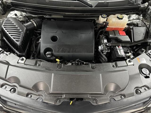 Photo of 2021 Silver Ice Metallic Chevrolet Traverse
