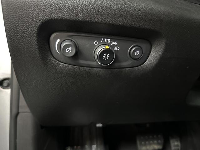 Photo of 2021 Silver Ice Metallic Chevrolet Traverse
