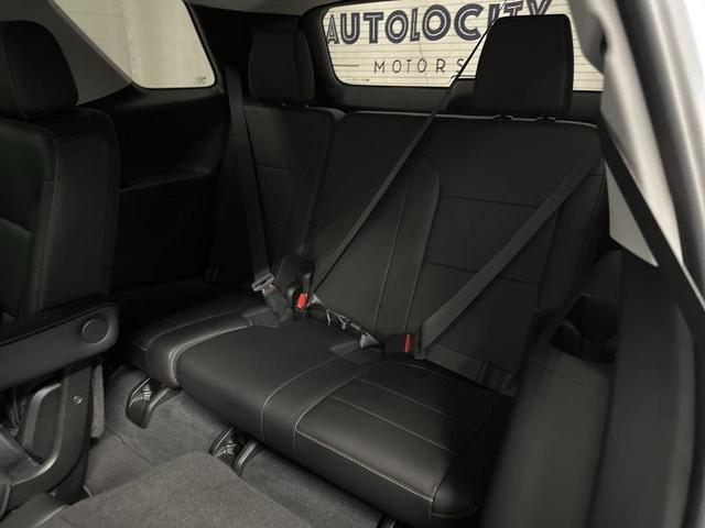 Photo of 2021 Silver Ice Metallic Chevrolet Traverse