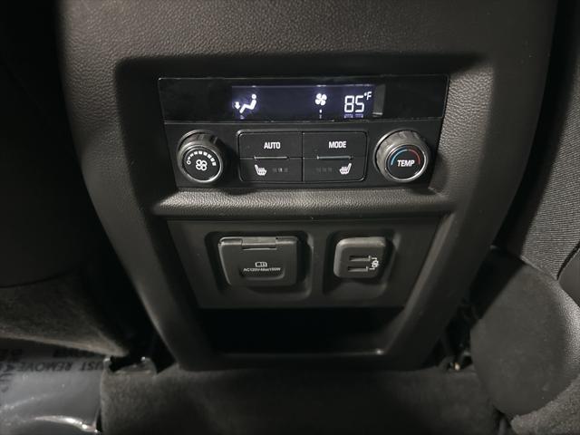 Photo of 2021 Silver Ice Metallic Chevrolet Traverse