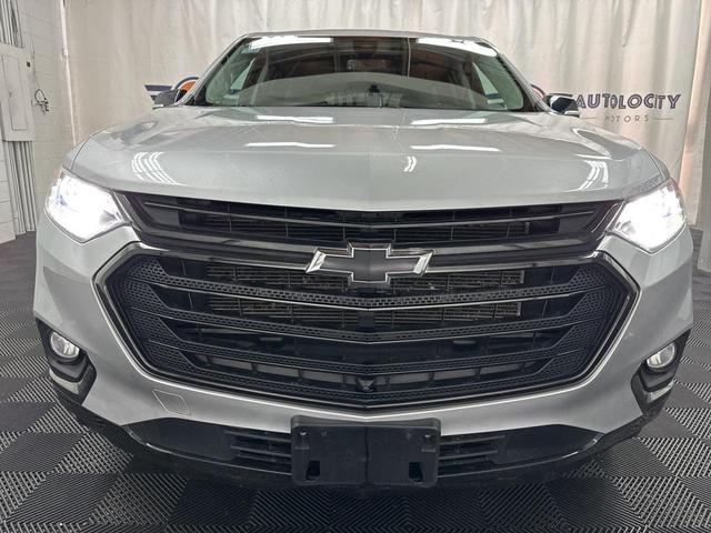 Photo of 2021 Silver Ice Metallic Chevrolet Traverse