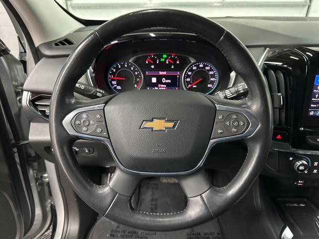 Photo of 2021 Silver Ice Metallic Chevrolet Traverse