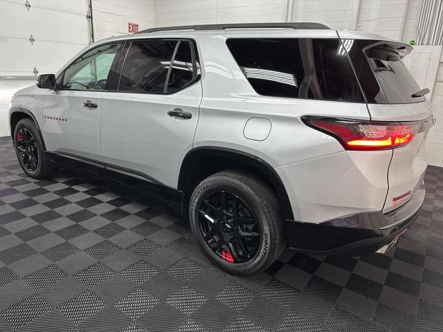Photo of 2021 Silver Ice Metallic Chevrolet Traverse