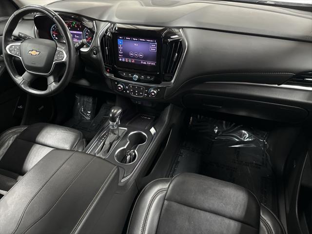Photo of 2021 Silver Ice Metallic Chevrolet Traverse