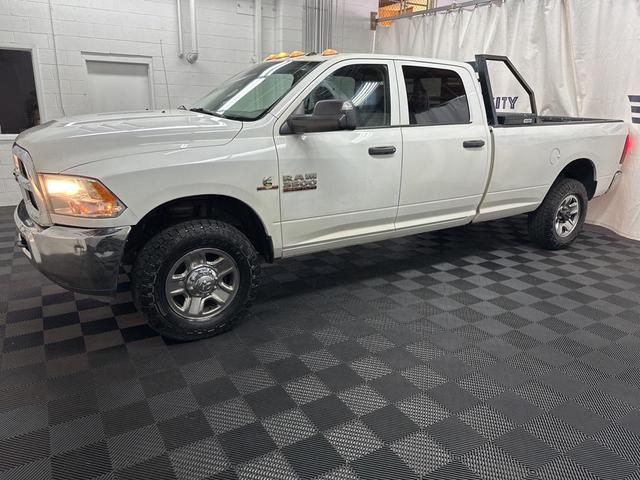 Photo of 2014 Bright White Clearcoat RAM 3500