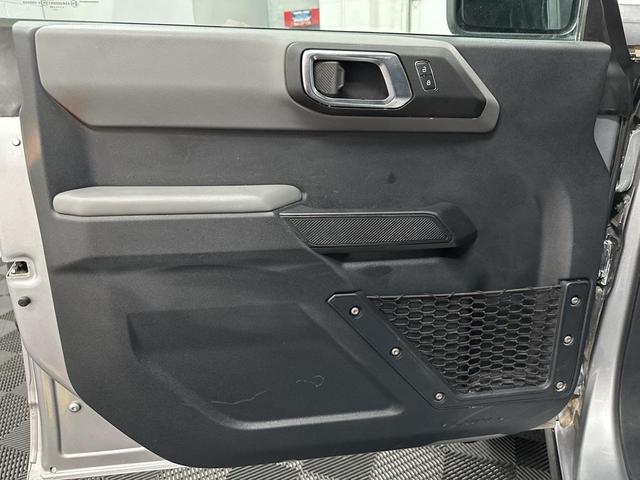Photo of 2022 Iconic Silver Metallic Ford Bronco