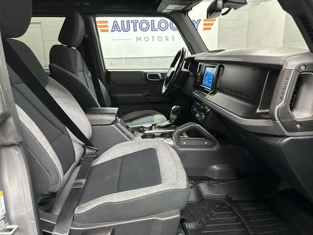Photo of 2022 Iconic Silver Metallic Ford Bronco