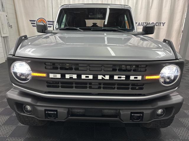 Photo of 2022 Iconic Silver Metallic Ford Bronco