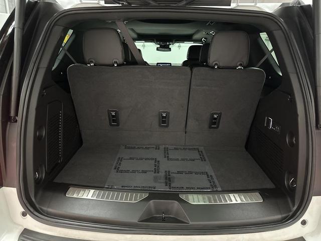 Photo of 2024 Summit White Chevrolet Tahoe