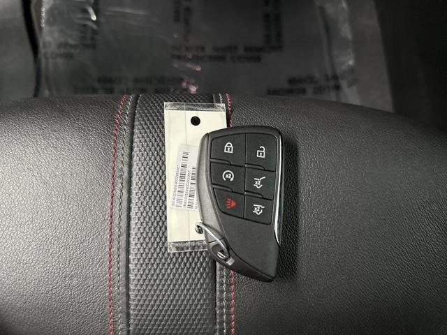 Photo of 2024 Summit White Chevrolet Tahoe