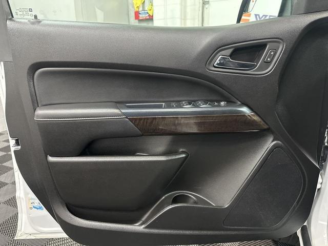 Photo of 2021 Summit White GMC Canyon