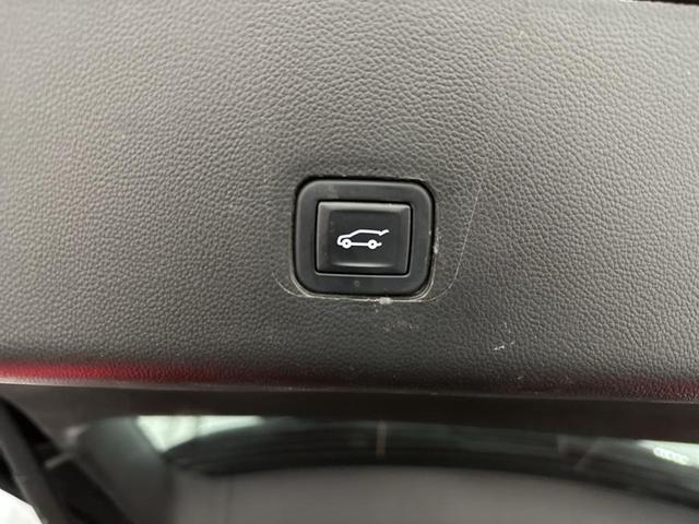 Photo of 2020 Black Cherry Metallic Chevrolet Traverse