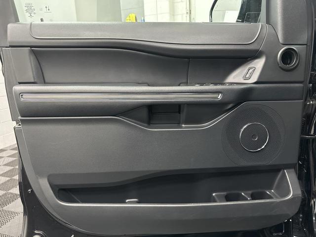 Photo of 2023 Black Metallic Ford Expedition Max