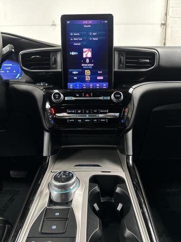 Photo of 2024 Carbonized Gray Metallic Ford Explorer