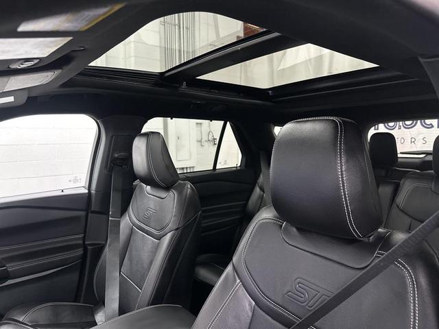 Photo of 2024 Carbonized Gray Metallic Ford Explorer