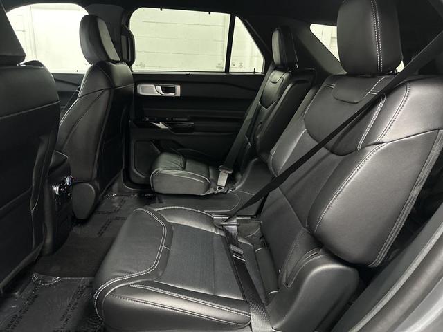 Photo of 2024 Carbonized Gray Metallic Ford Explorer