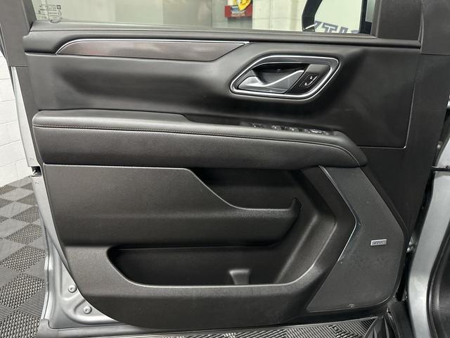 Photo of 2023 Sterling Metallic GMC Yukon XL