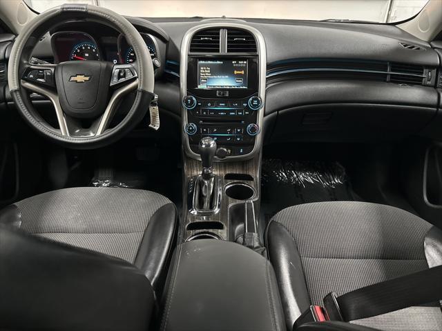 Photo of 2014 Ashen Gray Metallic Chevrolet Malibu