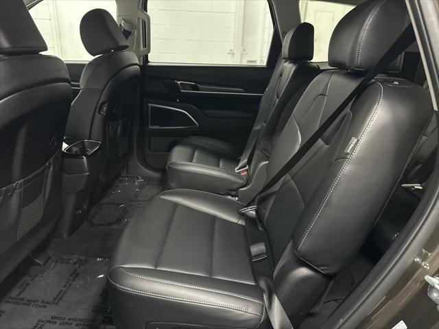 Photo of 2025 Dark Moss Kia Telluride