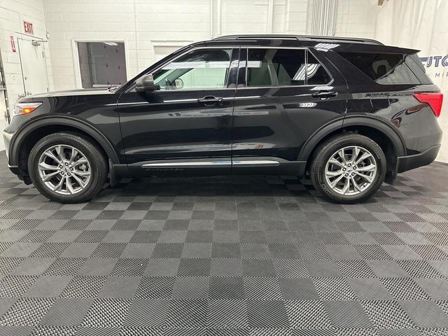 Photo of 2022 Agate Black Metallic Ford Explorer