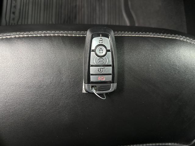 Photo of 2022 Agate Black Metallic Ford Explorer