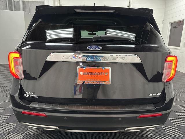 Photo of 2022 Agate Black Metallic Ford Explorer
