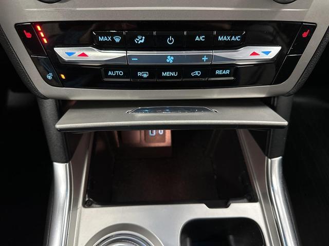 Photo of 2022 Agate Black Metallic Ford Explorer
