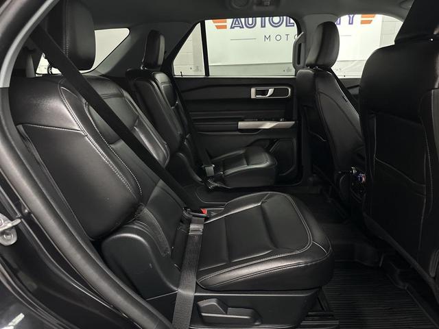 Photo of 2022 Agate Black Metallic Ford Explorer
