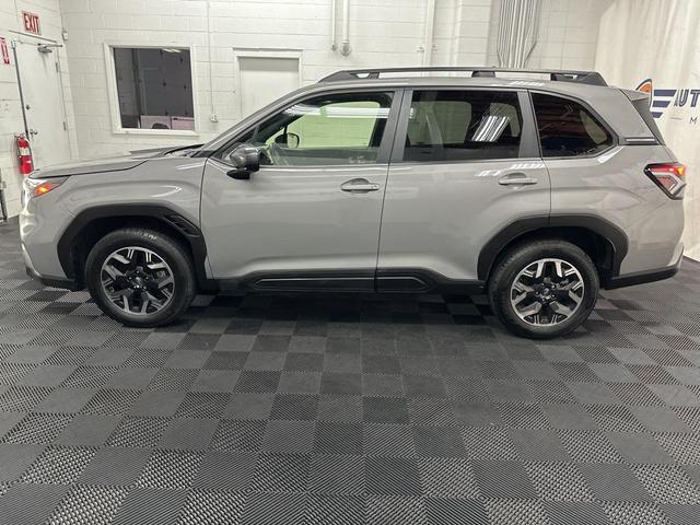 Photo of 2025 River Rock Pearl Subaru Forester