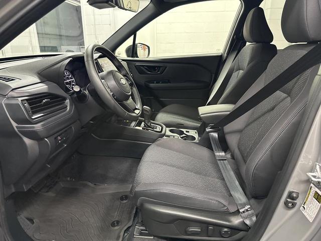 Photo of 2025 River Rock Pearl Subaru Forester
