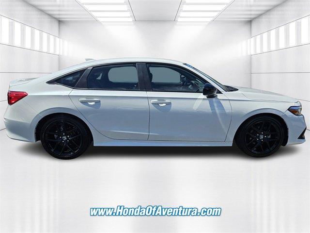 Photo of 2024 Platinum White Pearl Honda Civic