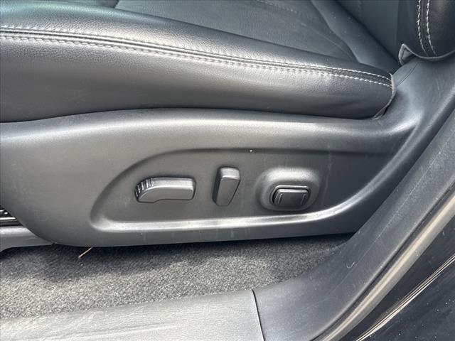 Photo of 2020 Black Nissan Pathfinder