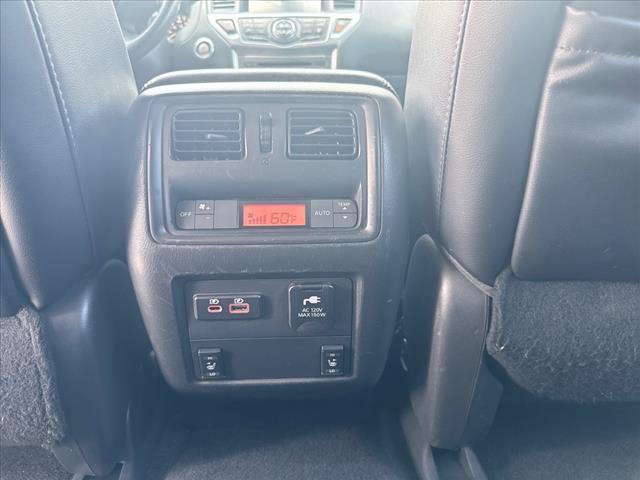 Photo of 2020 Black Nissan Pathfinder