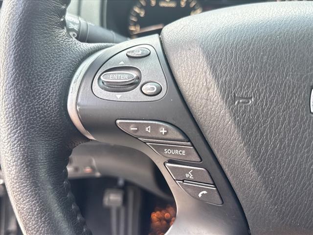 Photo of 2020 Black Nissan Pathfinder