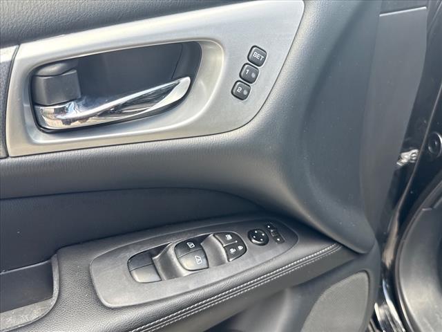 Photo of 2020 Black Nissan Pathfinder