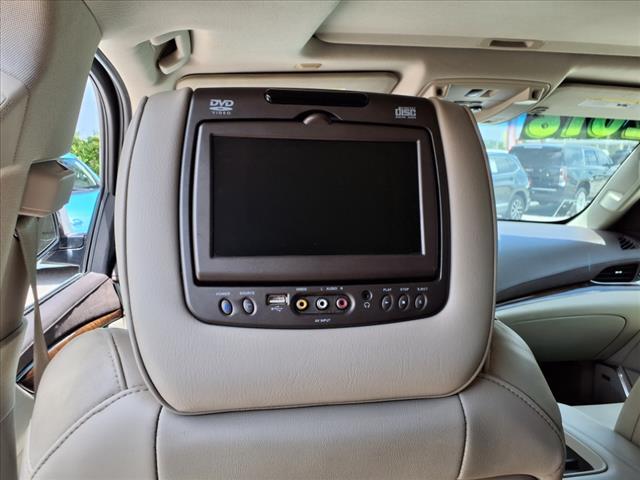 Photo of 2016 Crystal White Tricoat Cadillac Escalade