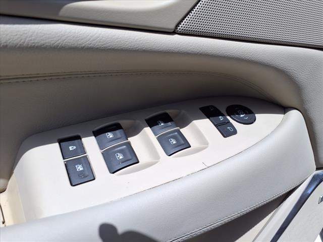 Photo of 2016 Crystal White Tricoat Cadillac Escalade