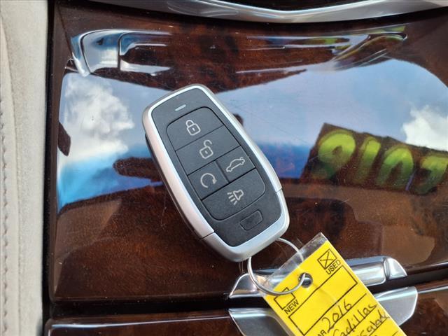 Photo of 2016 Crystal White Tricoat Cadillac Escalade