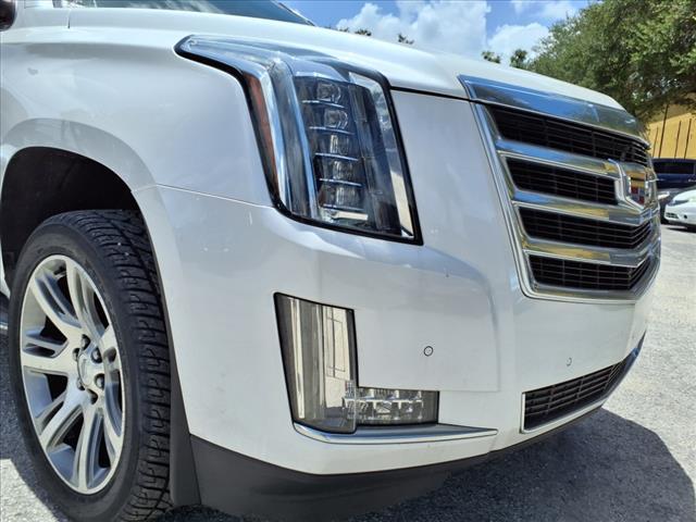 Photo of 2016 Crystal White Tricoat Cadillac Escalade