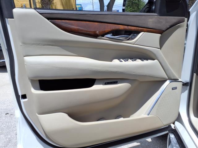 Photo of 2016 Crystal White Tricoat Cadillac Escalade