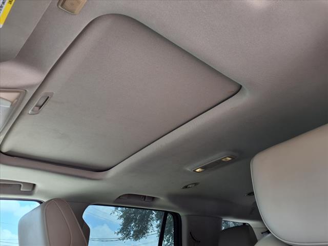 Photo of 2016 Crystal White Tricoat Cadillac Escalade