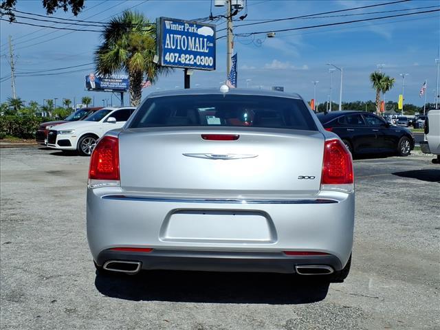 Photo of 2020 Silver Chrysler 300